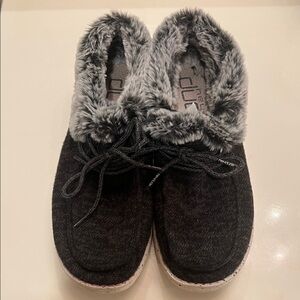 Hey Dude Black and Gray Faux Fur Lined Shoes